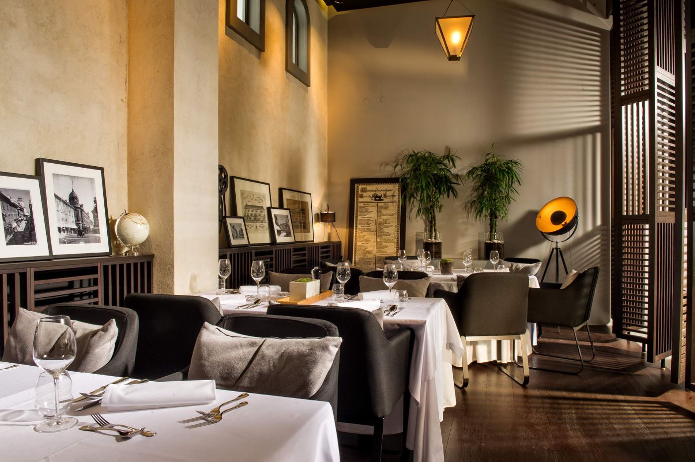 63_Slon 1552 Restaurant fine dining.jpg