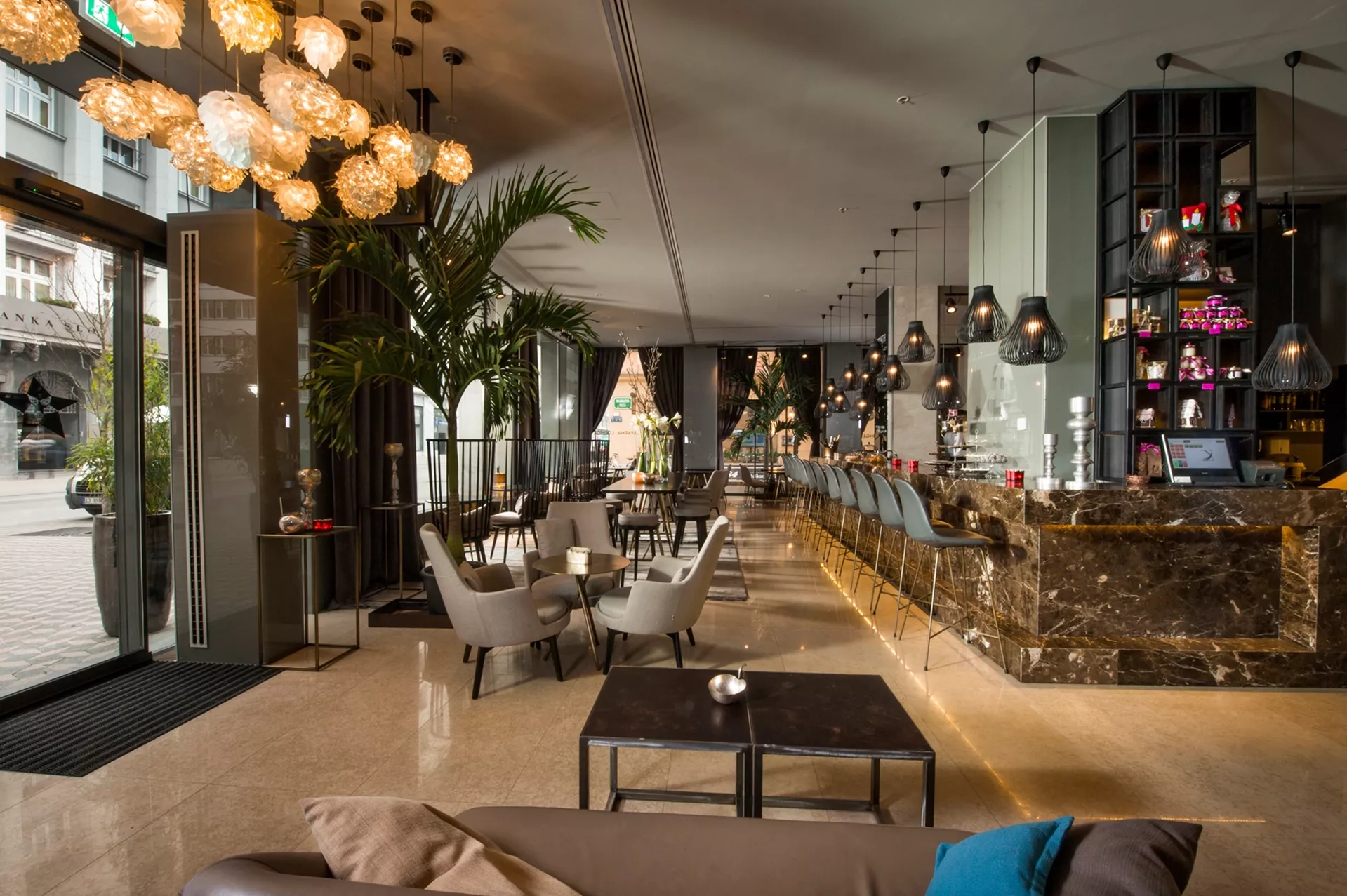 Hotel lounge bar Zvezda interior