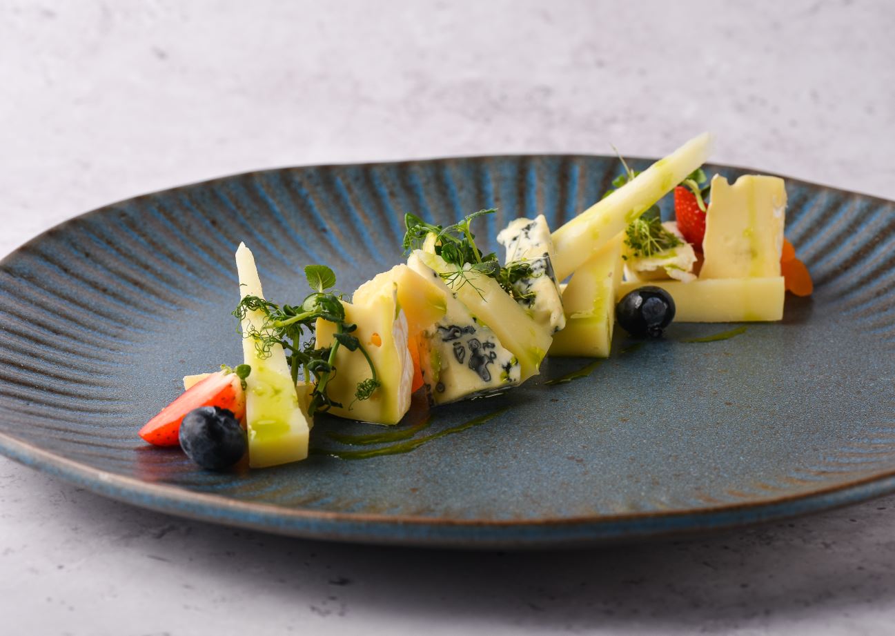 Cheese plate with fruit