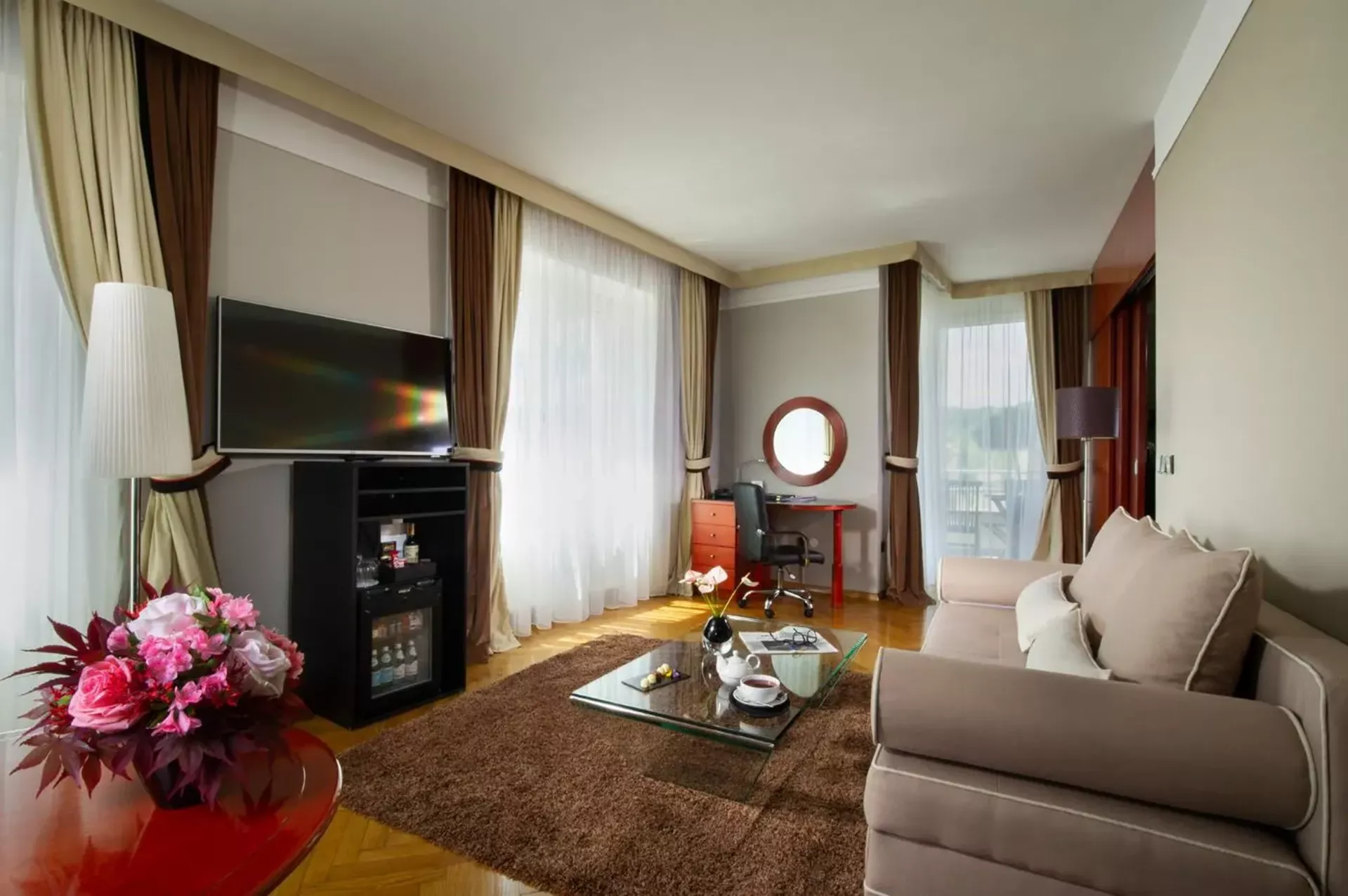 Corner Suite